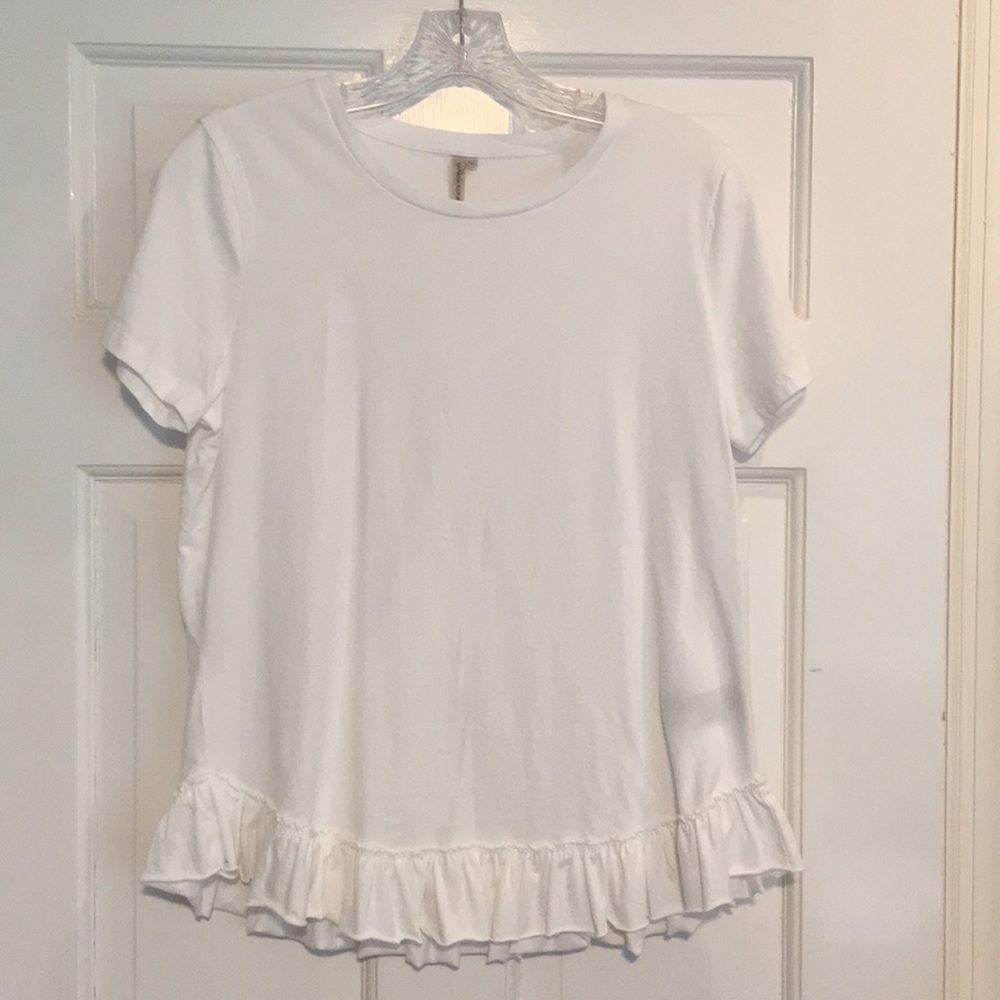 Banana Republic white cotton t-shirt.